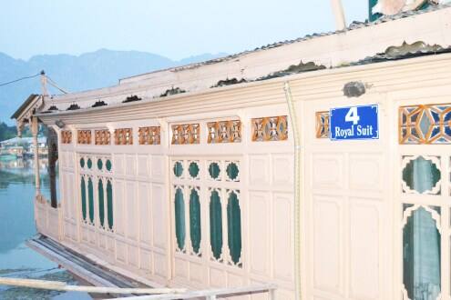 Royal Suites House Boat, Srinagar 1